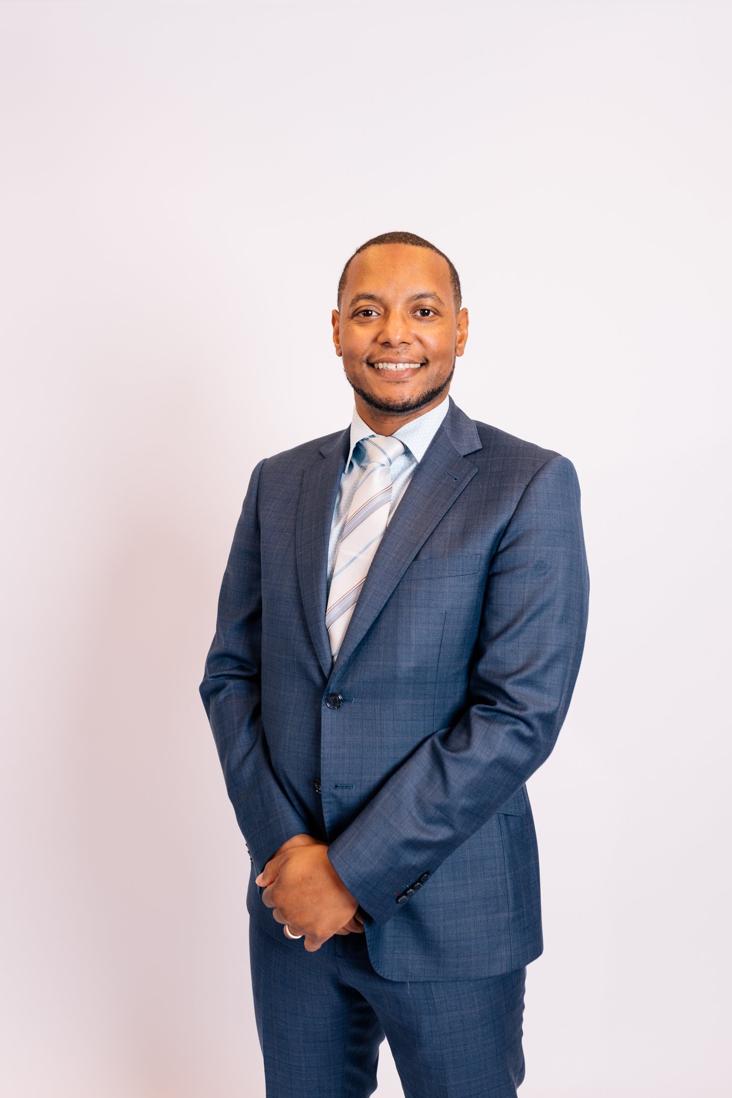 professional picture of middle aged male in suit