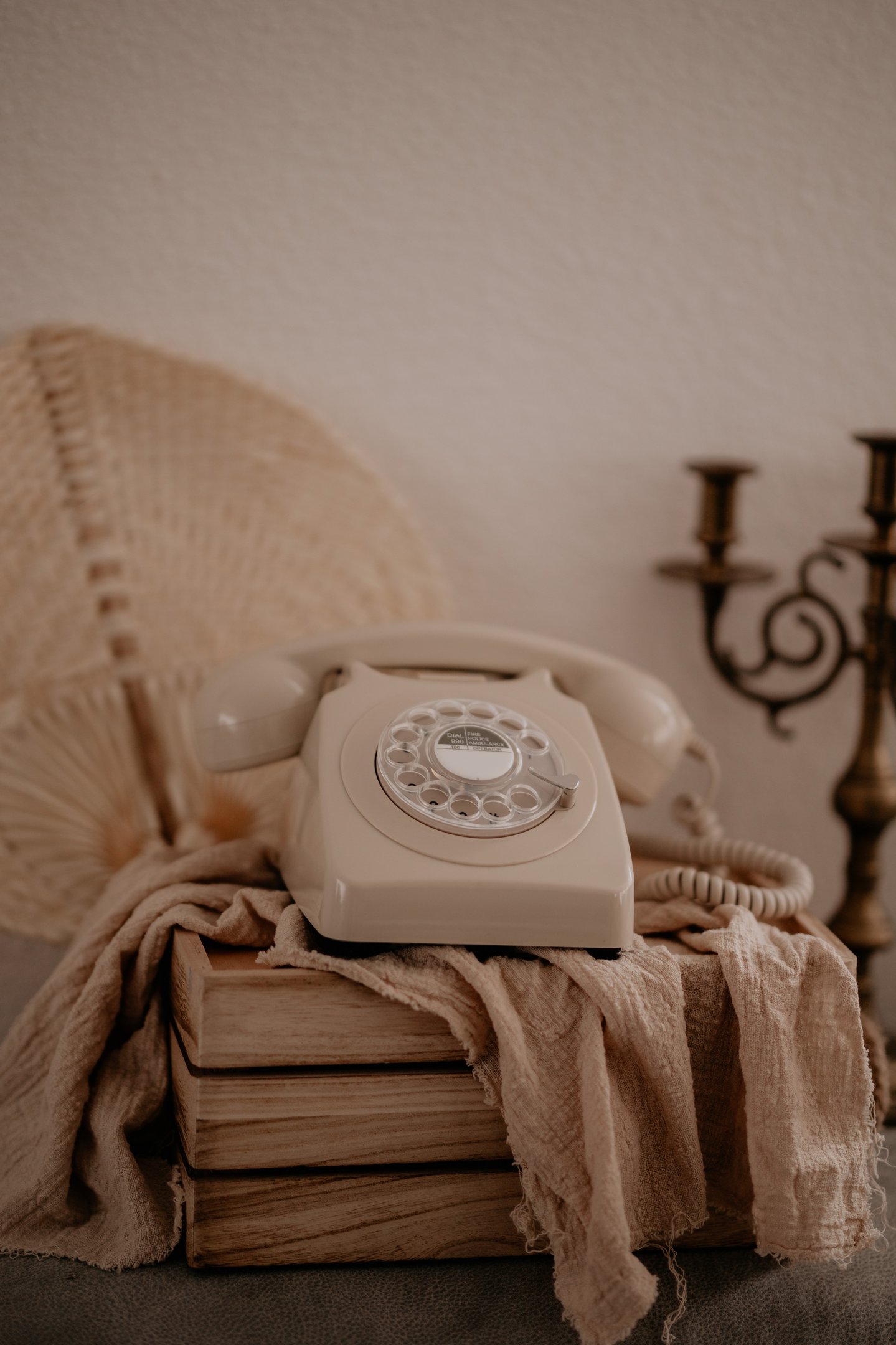 Téléphone vintage beige, modèle Luna, version de face