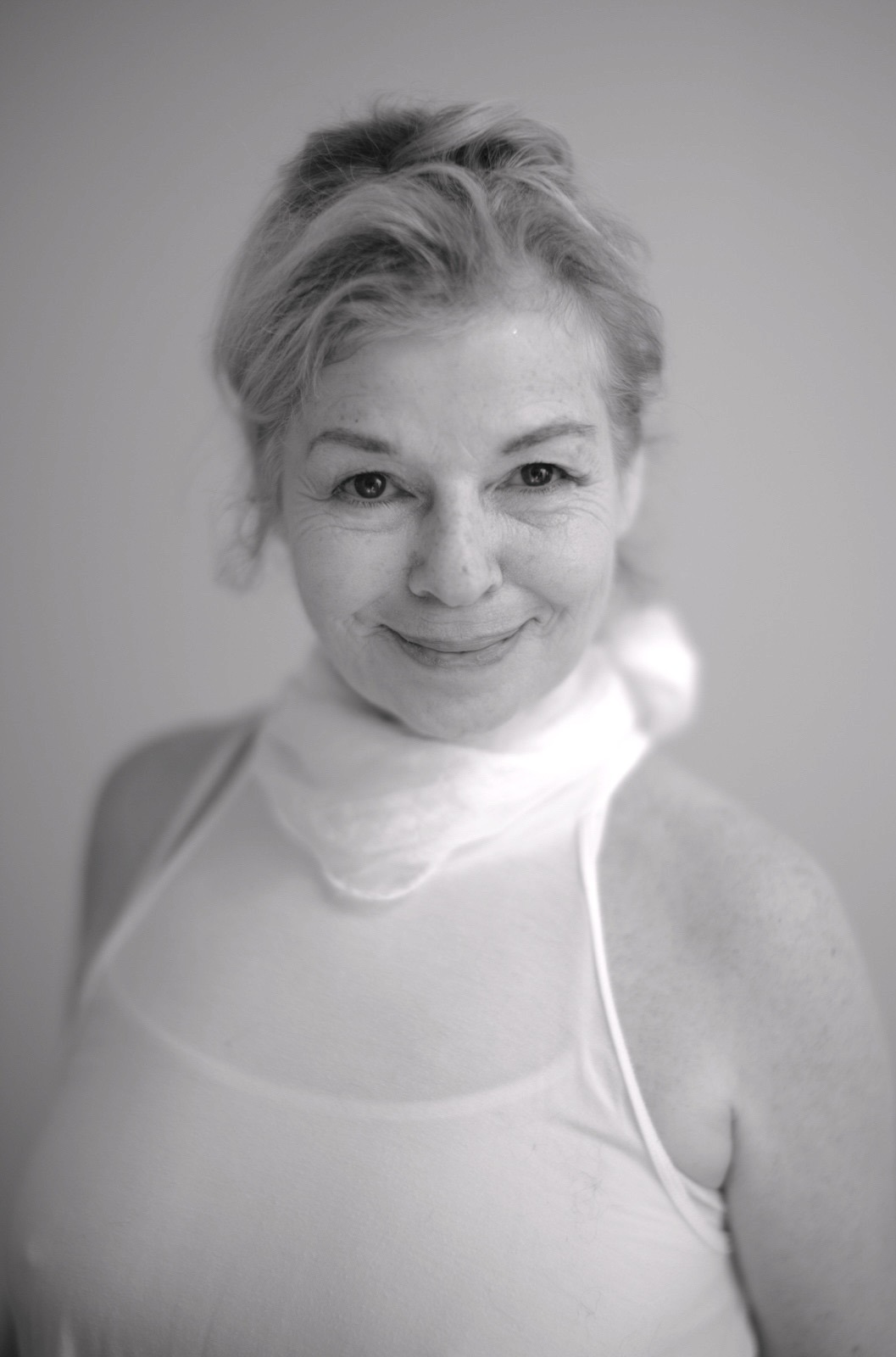 Psychic tarot card reader & artist Maya Britan, Los Angeles