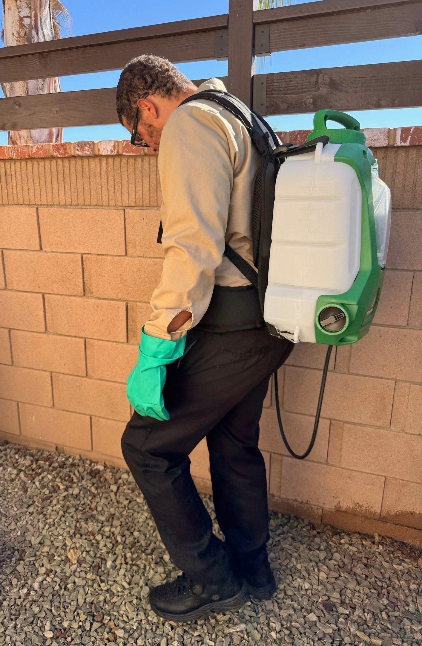 Residential exterior pest control in Menifee CA