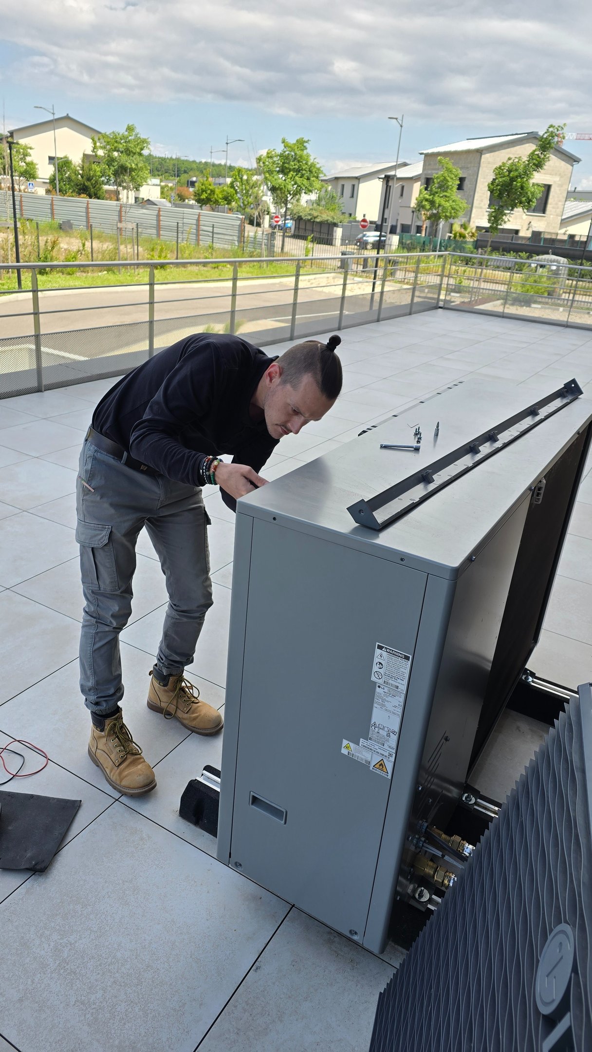 LG R290 heat pump unit maintenance