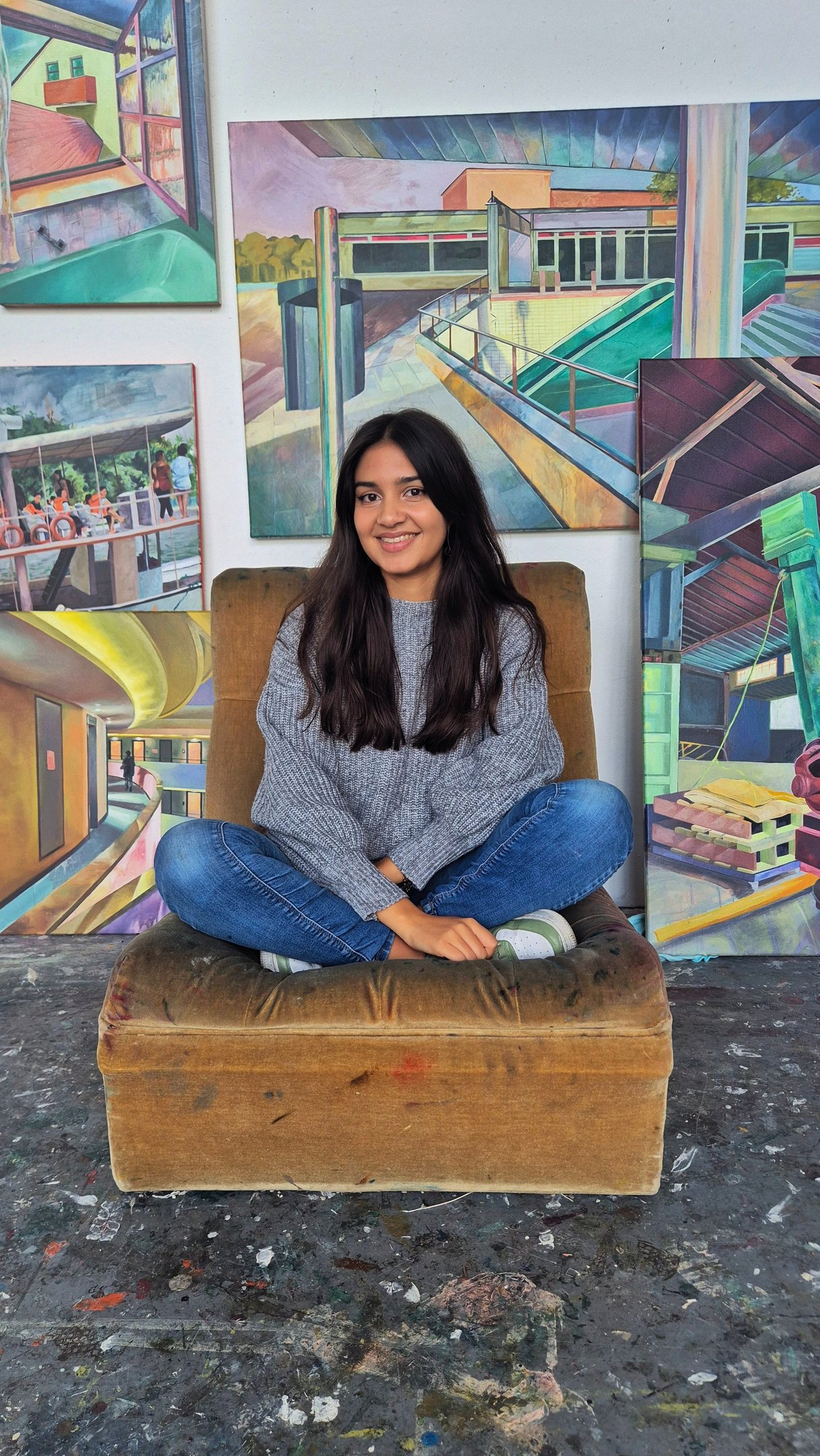 Foto von Jasmin Roßmann; Titelbild mit Abbildung der Künstlerin