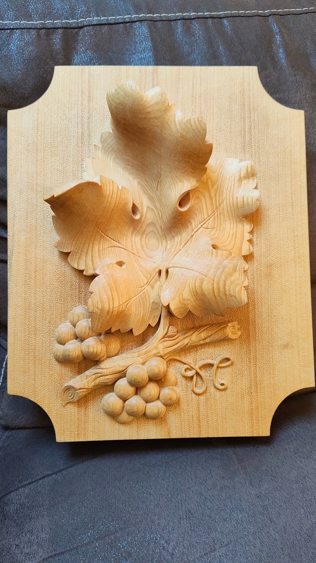 sculpture feuille de vigne Aubin Thiriat 