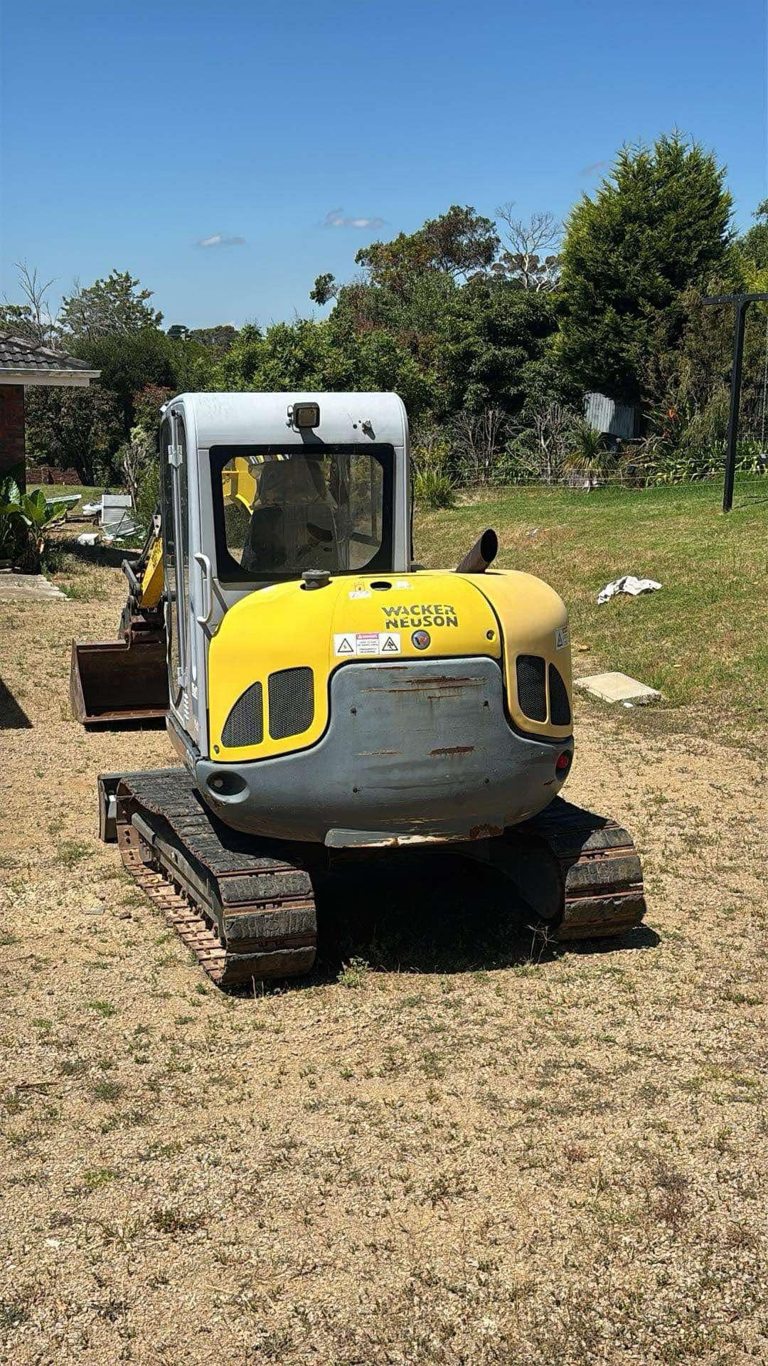 6T Wacker Neuson excavator digging geotechnical test pit up to 4m – Callaway Drilling Pty Ltd 