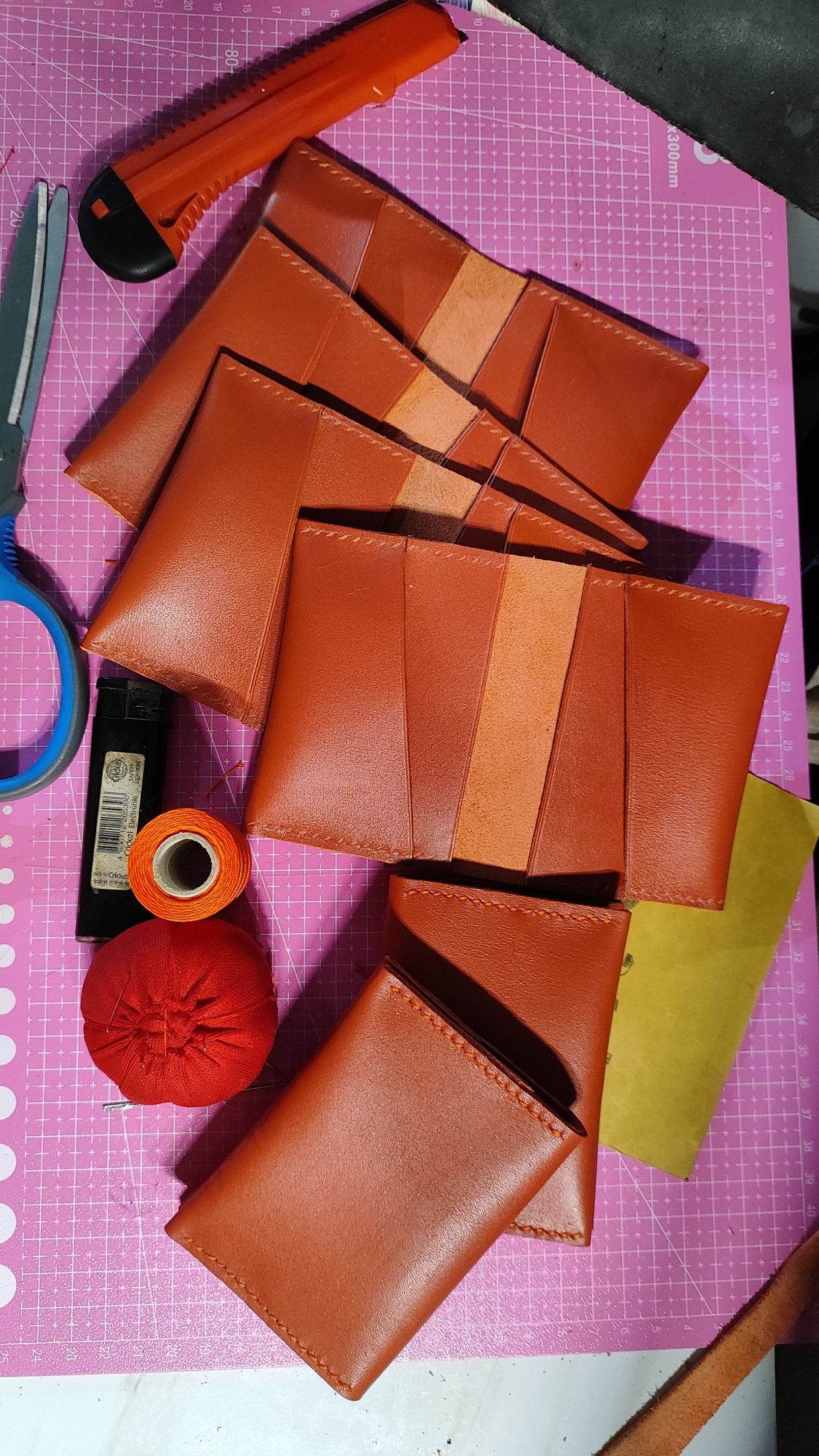 Amo Adi genuine leather goods Raga card holder