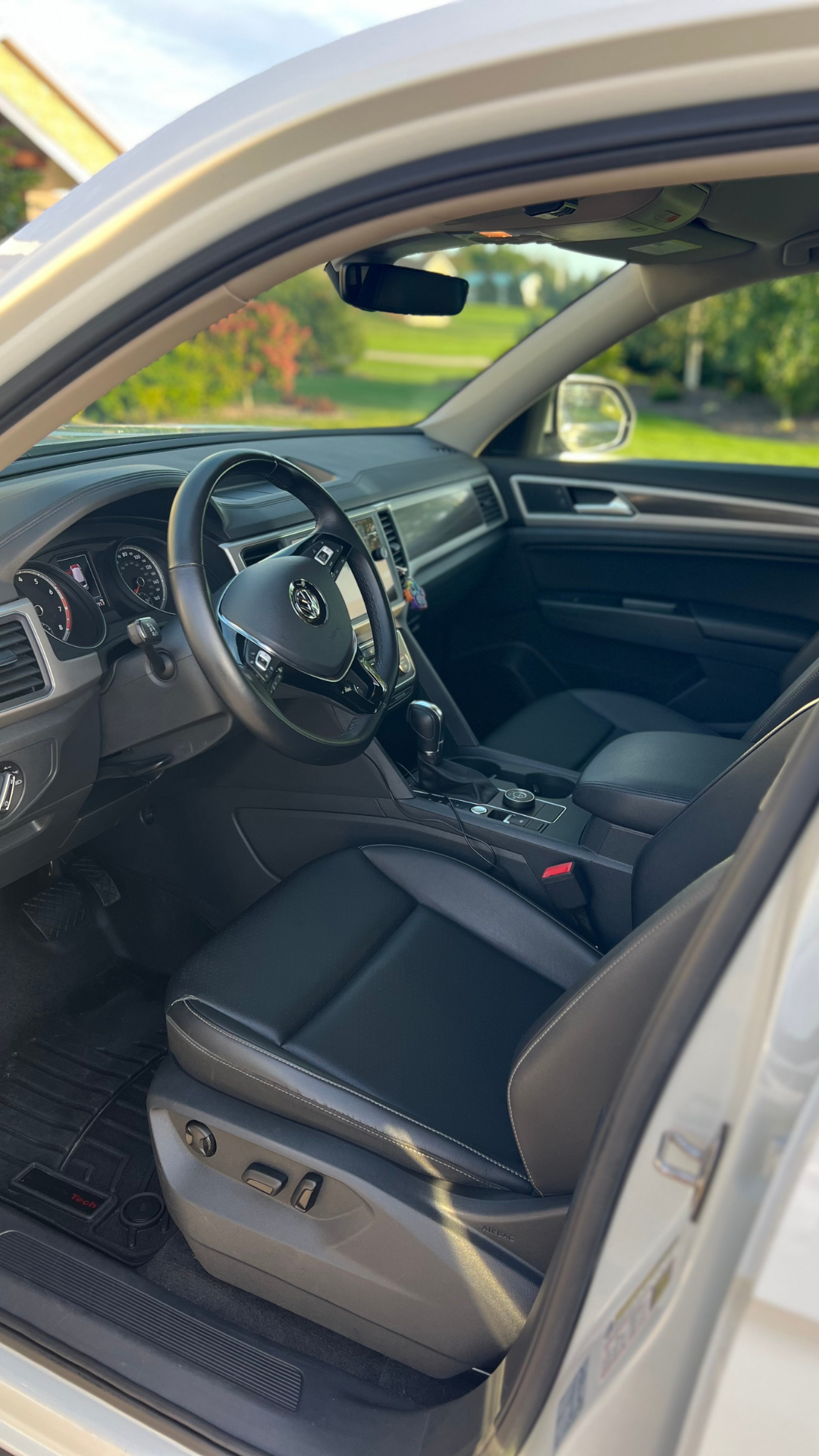 Fresh and new looking SUV after Golden Mobile Detailing's crew detailed it