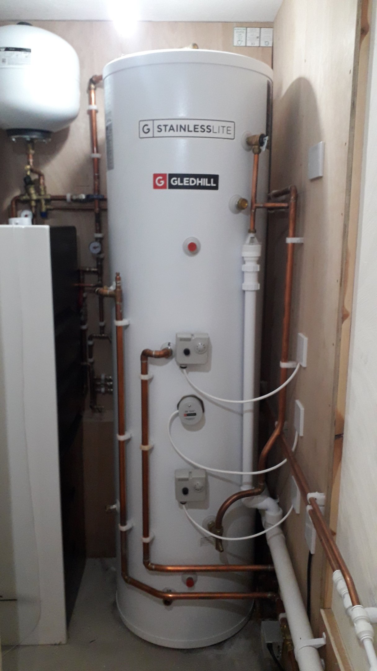 Gledhill cylinder installation Brayford
