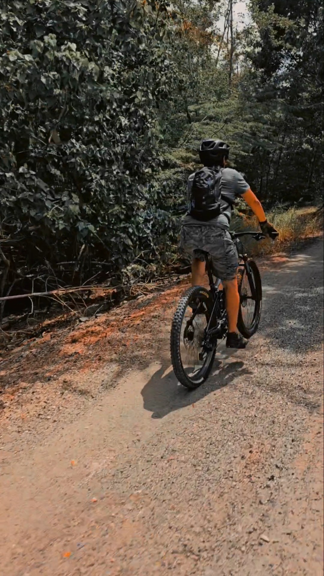 a man riding a eMTB down at Los Pozos