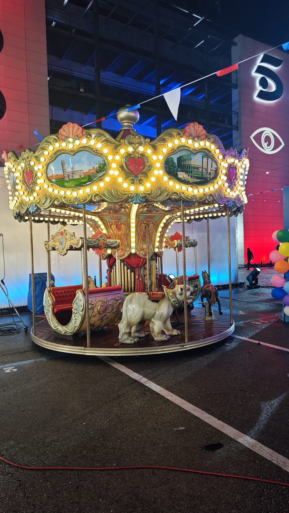 carrusel veneciano figuras para adultos telecinco gran hermano decoración feria 