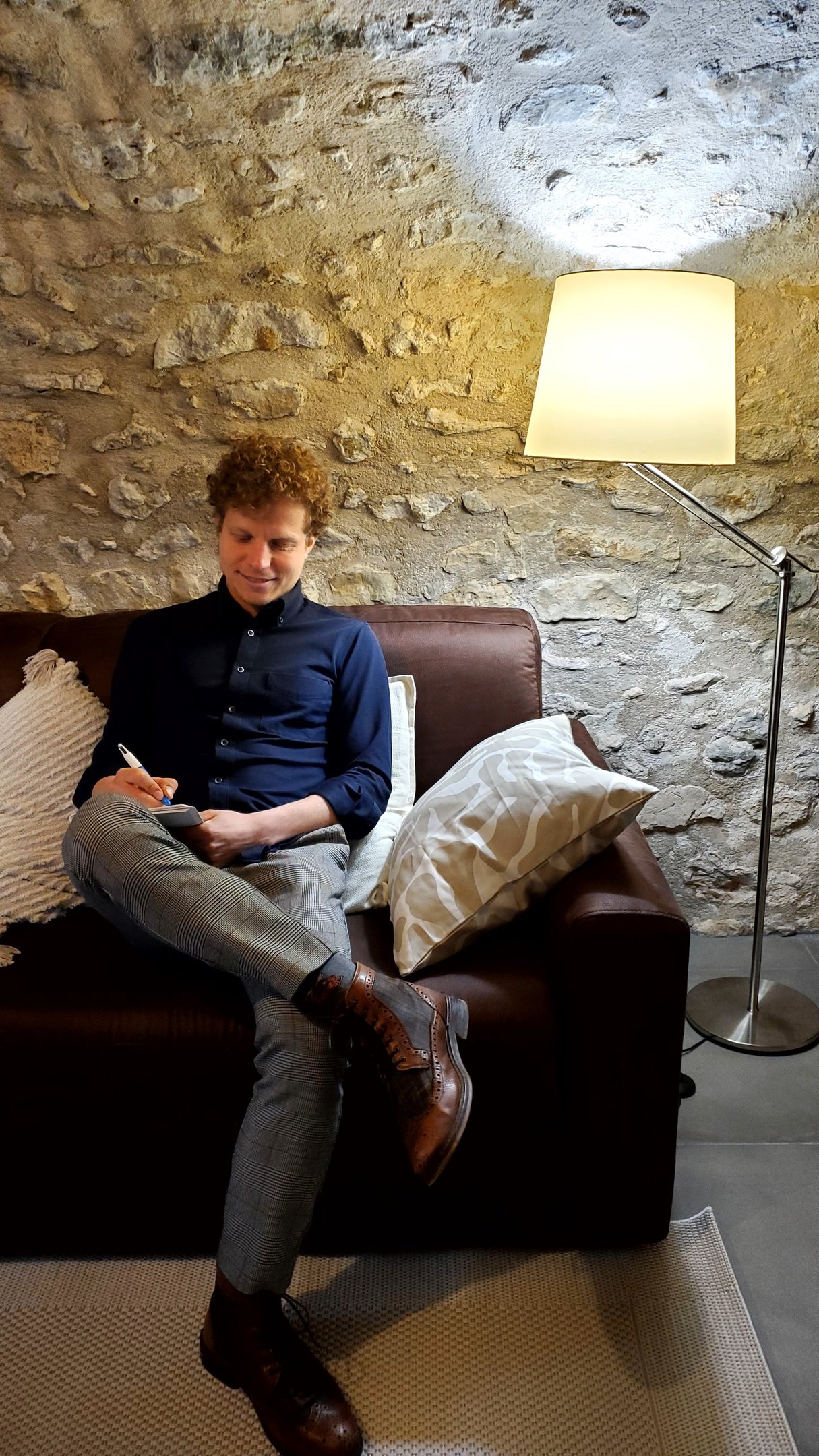 Séance d’hypnose en visio avec Jonathan Cuinat, hypnothérapeute certifié