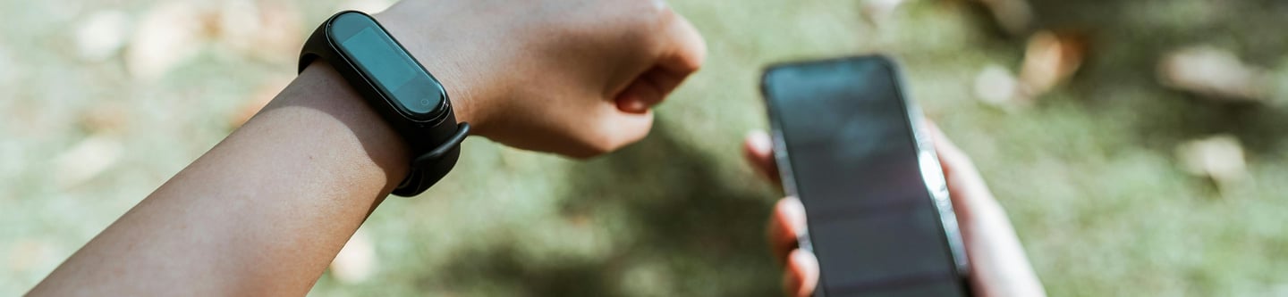 CritiqoNet article on trending wearable fitness gadget