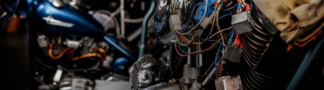 Wiązka przewodów elektrycznych w motocyklach klasycznych, cafe racer, bobber, scrambler, harley