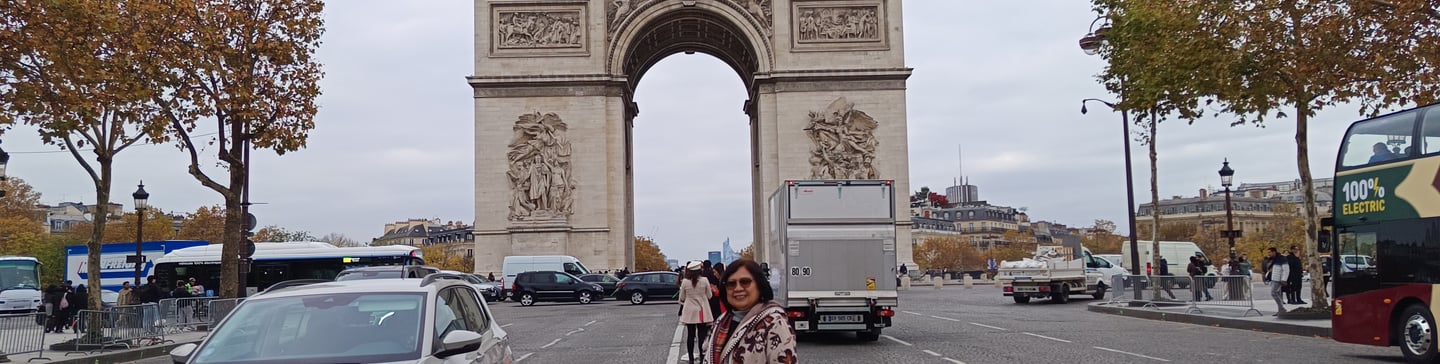 Woman at Arc de Tromp 