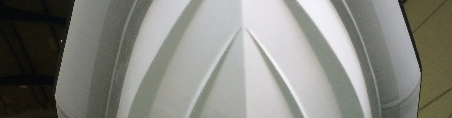 Casco de una semirrígida Zurita de V profunda