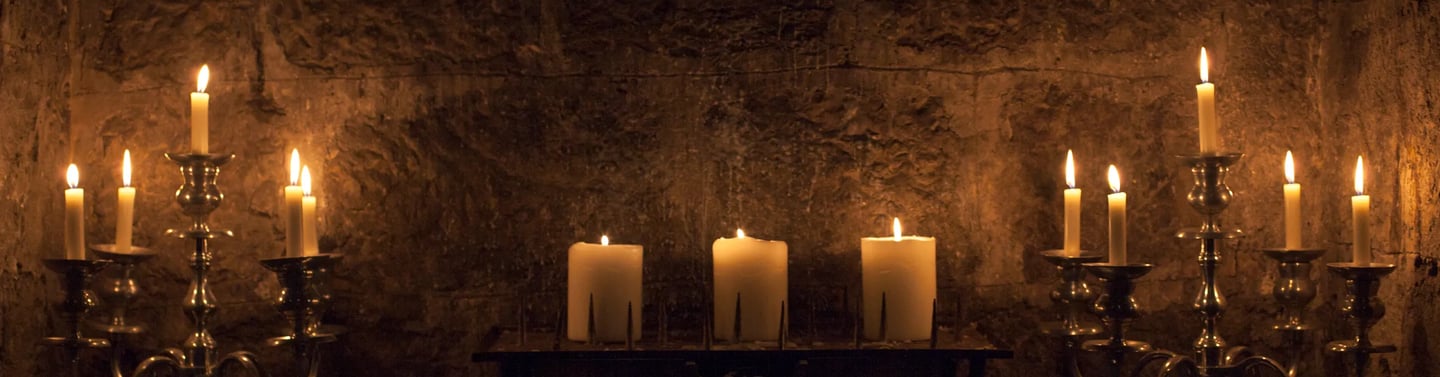 Candle accents Header Image