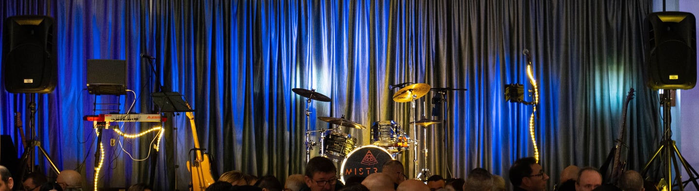 Equipo de Mistral Música en vivo para eventos, músicos profesionales especializados en bodas y celeb