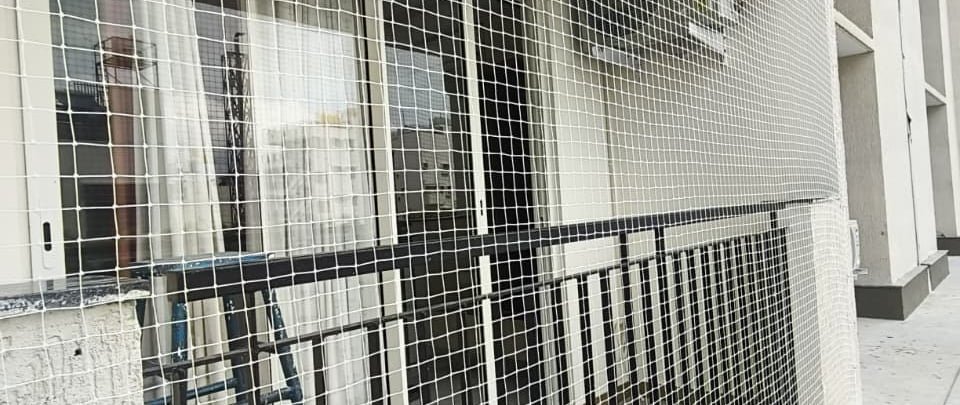 Balcony safety nets installation in mumbai by arjilli safety nets
