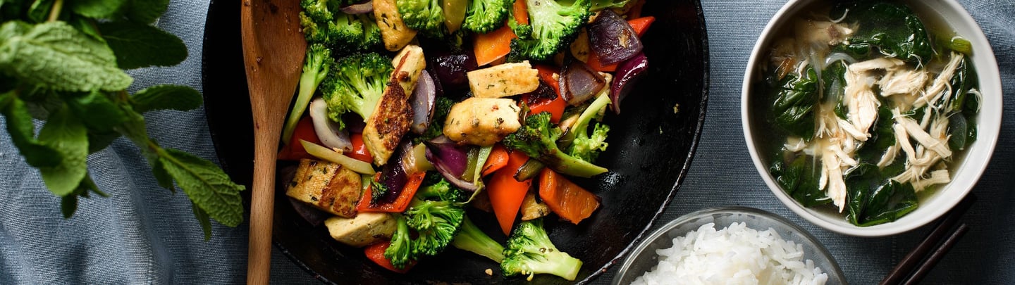 Plat préparé selon la diététique chinoise, alimentation équilibrée et énergétique