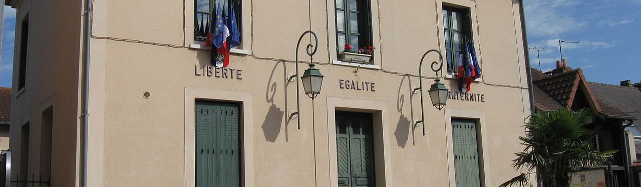 Photo de la mairie de Freneuse 78840 - ATZ Diagnostic Immobilier