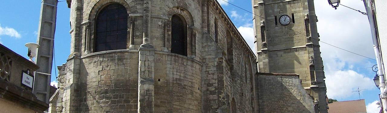 Photo de l'église Saint-Nicolas à Maule 78580 - ATZ Diagnostic Immobilier