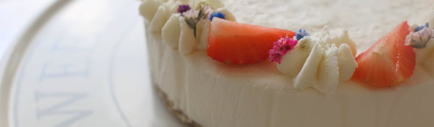 torta cheesecake con con frutta
