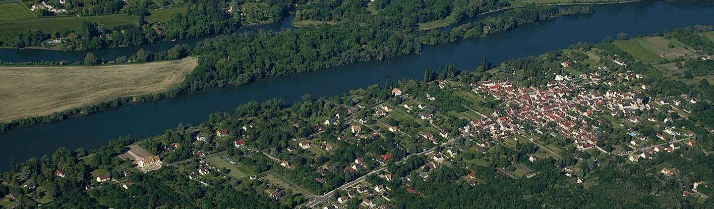 Photo vue aérienne de la ville de Moisson 78440 - ATZ Diagnostic Immobilier