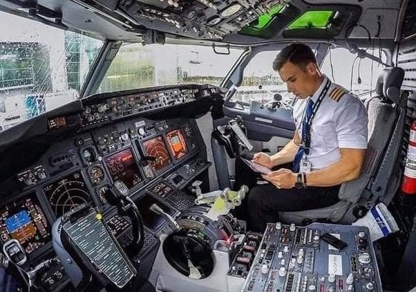 Cabina de piloto de avion