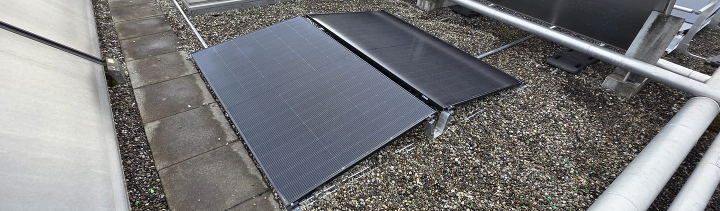 2 panneaux solaires