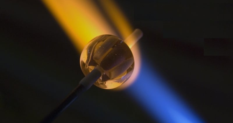 Perle en verre de Murano travaillée à la flamme