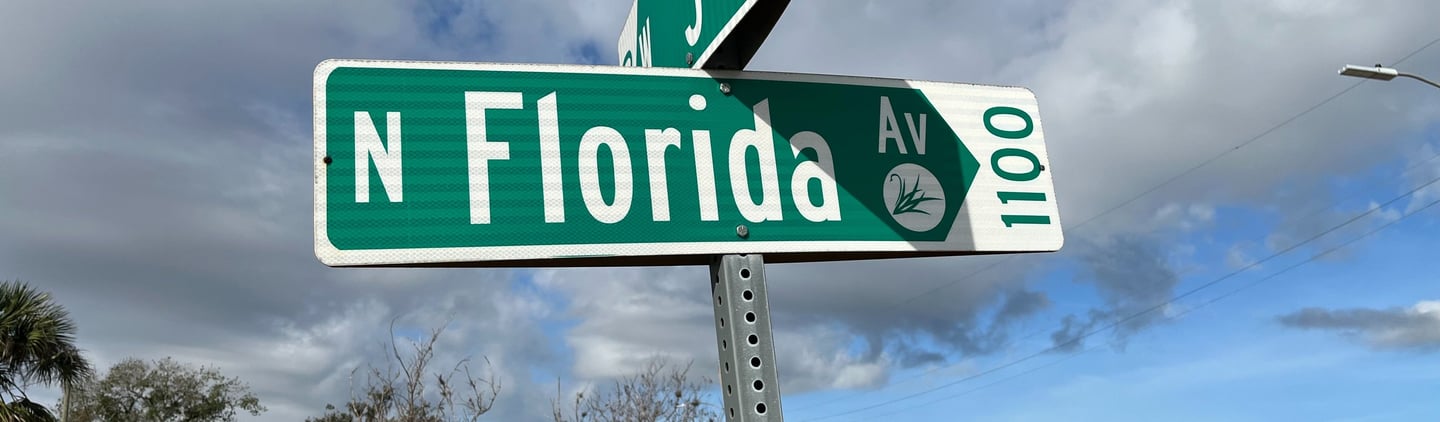 a street sign that says n floride street