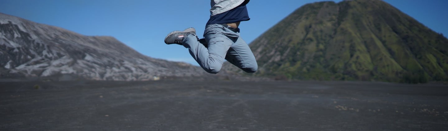 Panorama gunung Bromo dan gunung Batok di pagi hari