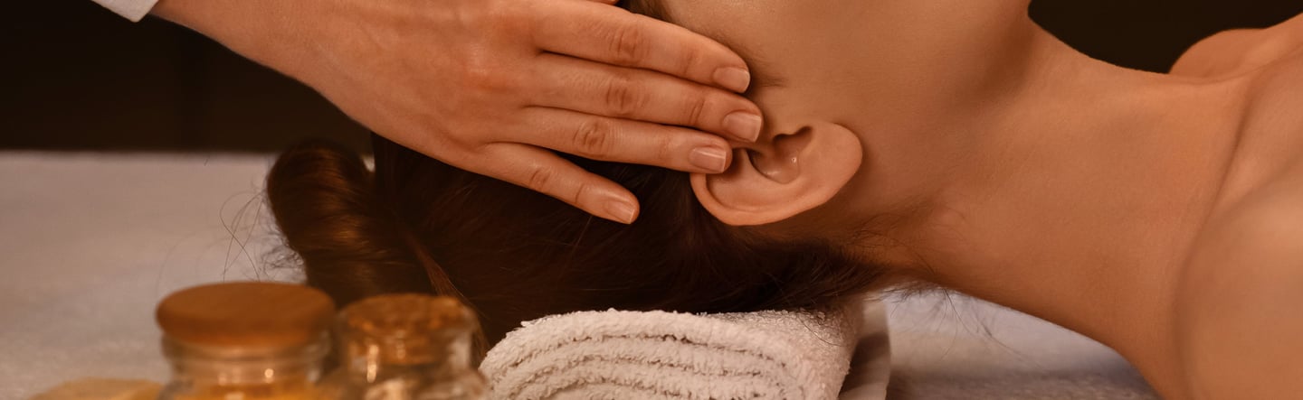 Traditional Abhyangam therapy full body oil massage at Peace and Pamper Spa in Perumbakkam for deep 