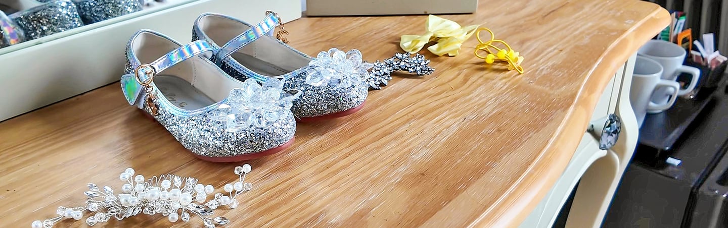Wedding shoes and accessories 