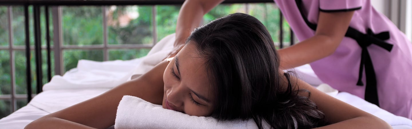 Best aromatherapy massage in Medavakkam is by Macro Spa 