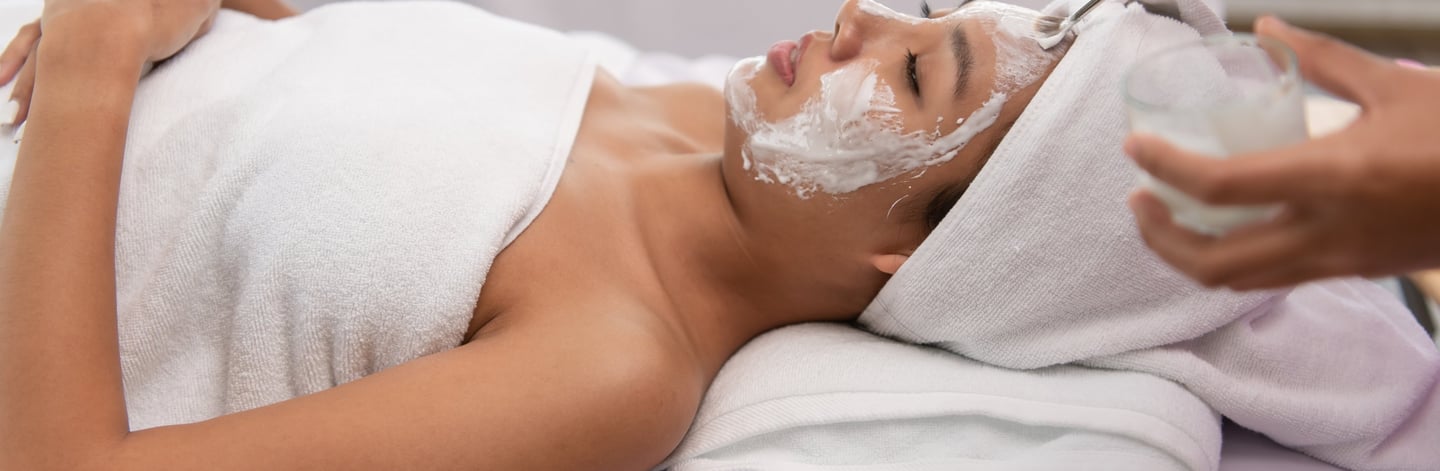 Massage Facial in Perumbakkam | Glow Naturally Today