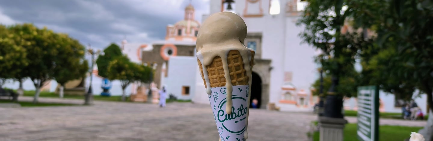 Helado frente a la iglesia de San Salvador El Verde