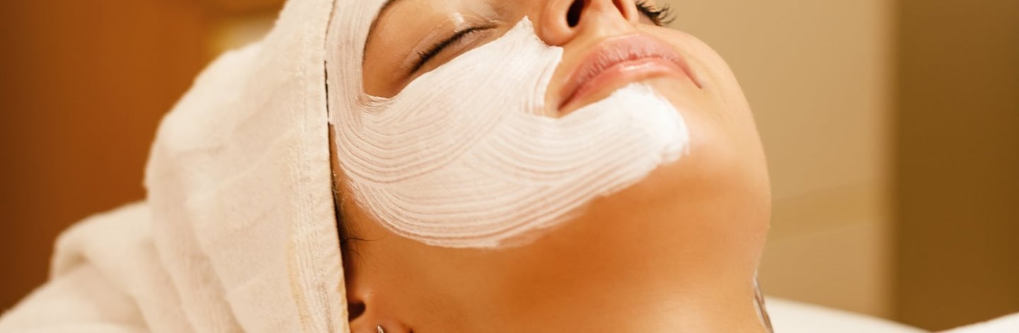 HydraFacial treatment in Korattur at Golden Dreams Spa for glowing and hydrated skin