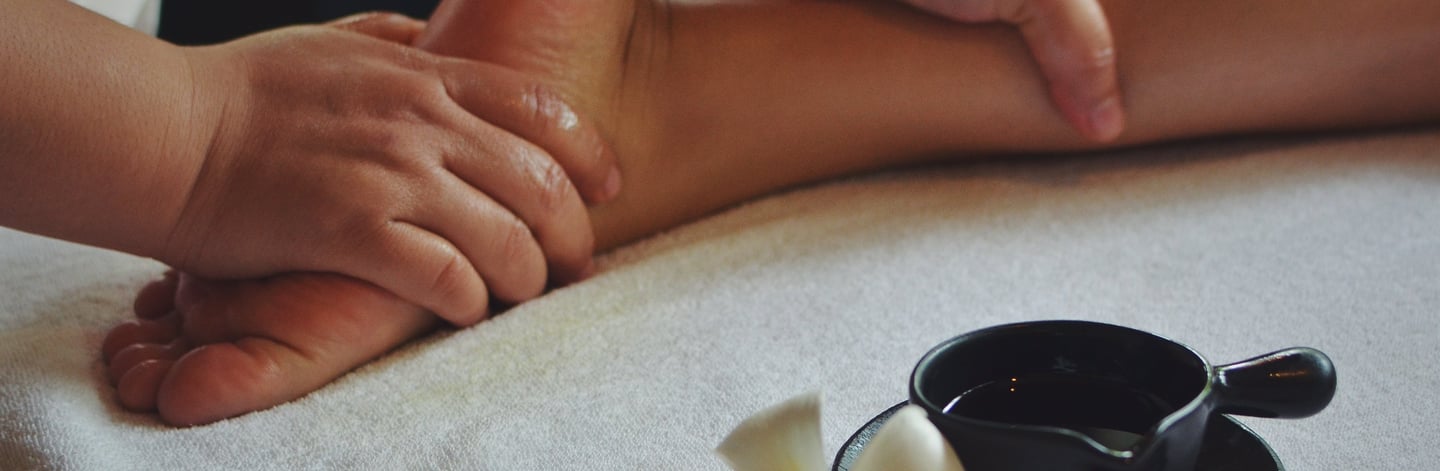 At this Perumbakkam spa you can experience body massage to improve the circulation of blood.
