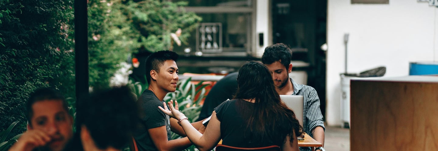 Ragazzi in coworking