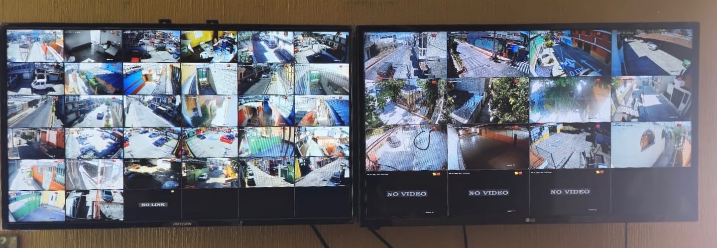 Pantallas para CCVT mostrando la imagen de las cámaras de vigilancia