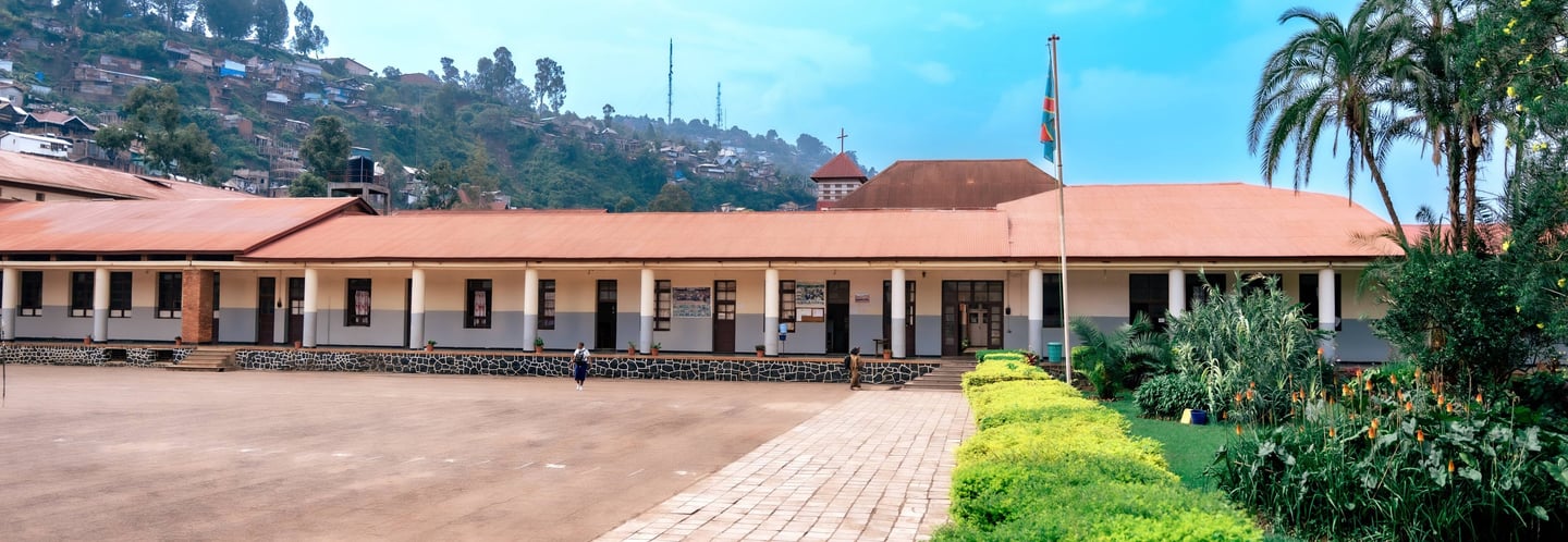 Cour intérieure du lycée Wima