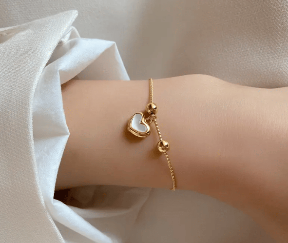 HEART CHARM BRACELET