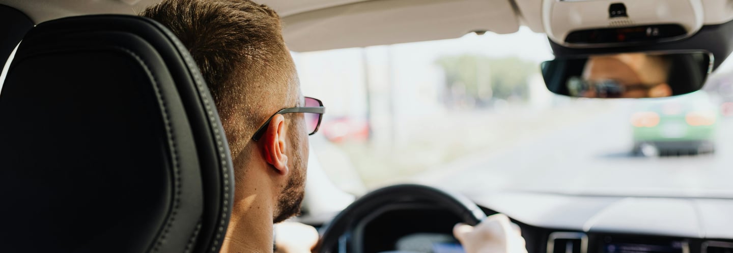 Professional driver greeting travelers at Colombo Airport for Sri Lanka transfers – Nobel Island Tou