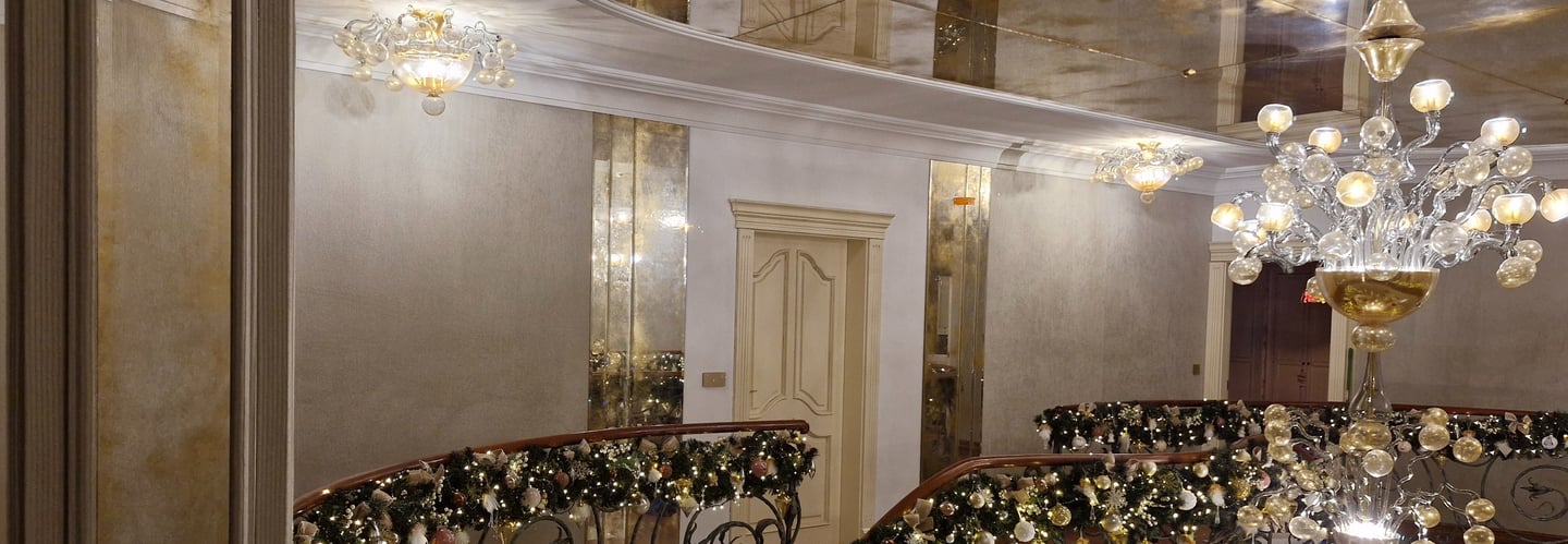 Lustra postarzane we wnętrzach