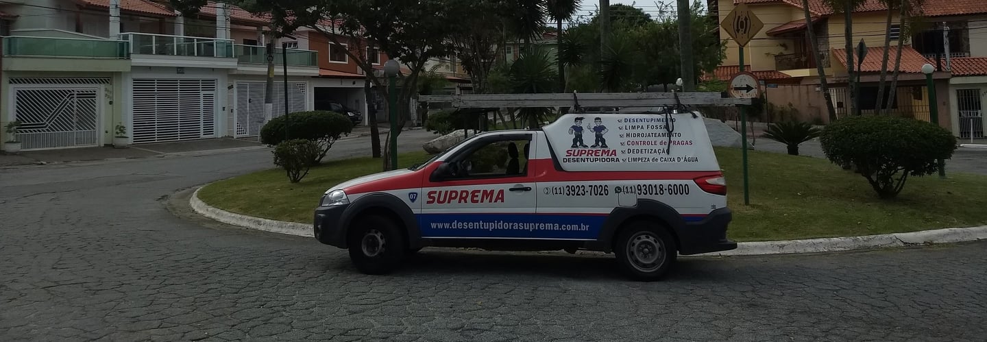 carro da empresa para desentupimento