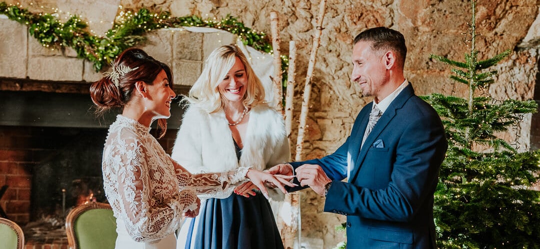 Lucie officie une ceremonie laique