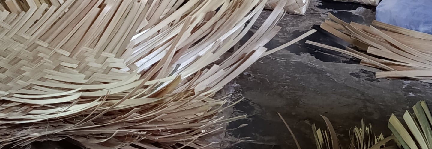 Proses Pembuatan Besek Bambu 