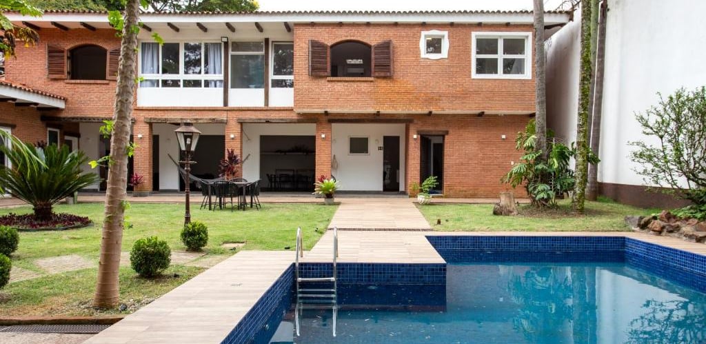 <img src="foto-evento.jpg" alt="Espaço para eventos corporativos em São Paulo, Casa do Morumbi">