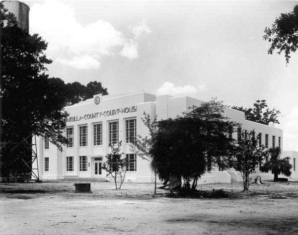 Old wakulla county courthouse