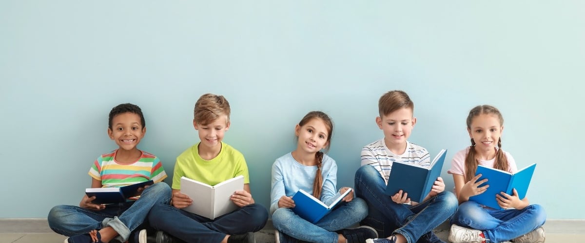 niños leyendo